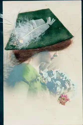 Stoff Ak Profilansicht einer Frau, Stoff Hut, Feder, Blumenstrauß