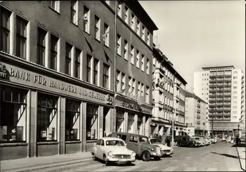 Ak Karl Marx Stadt Chemnitz in Sachsen, Innere Klosterstraße, Autos, Bank