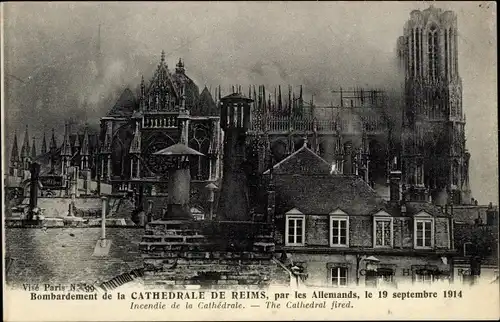 Ak Reims Marne, Bombardement de la Cathedrale de Reims, par les Allemands, le 19 septembre 1914
