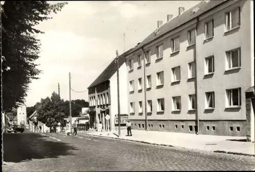 Ak Lychen im Kreis Uckermark, Neubauten am Marktplatz