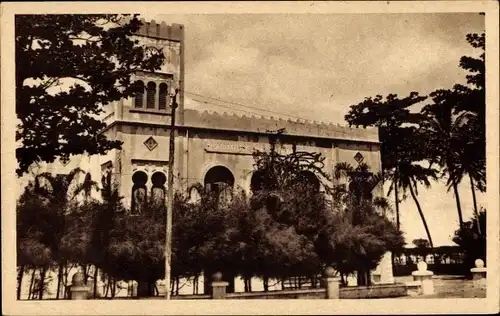 Ak Cotonou Benin, La Chambre de Commerce, Außenansicht, Bäume