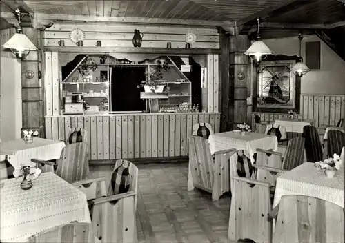 Ak Gnoien in Mecklenburg, HO-Gaststätte zur Windmühle, Innenansicht