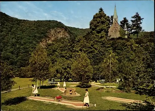 Ak Bad Bertrich an der Mosel Eifel, Römerkessel, Ev. Kirche, Minigolfplatz