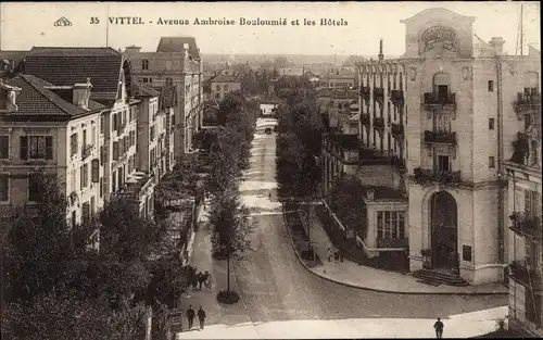 Ak Vittel Lothringen Vosges, Avenue Ambroise Bouloumié et les Hôtels