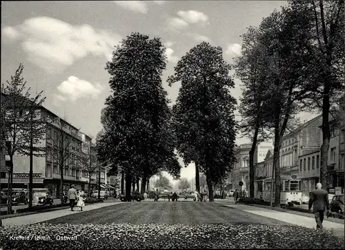 Ak Krefeld am Niederrhein, Ostwall, Parkszene