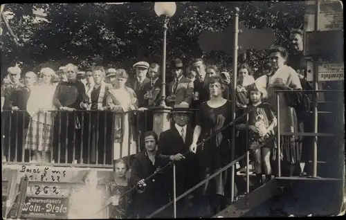 Foto Ak Bad Ems an der Lahn, Gruppenbild, Internationale Wein Diele