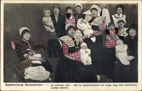 Ak Bunschoten Spakenburg Utrecht Niederlande, Frauen und Kinder in Tracht