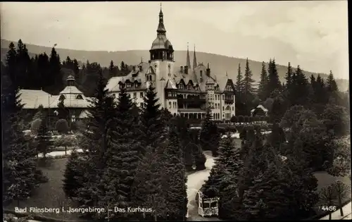 Ak Świeradów Zdrój Bad Flinsberg Schlesien, Blick auf das Kurhaus