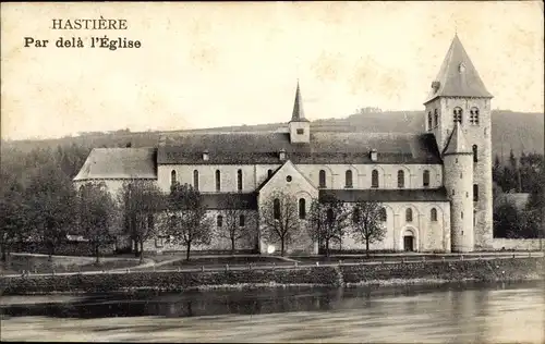 Ak Hastière Wallonien Namur, Par dela l'Eglise