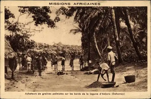 Ak Dahomey Benin, Acheteurs de graines polmistes sur le bords de la lagune d'Adjara, Menschen