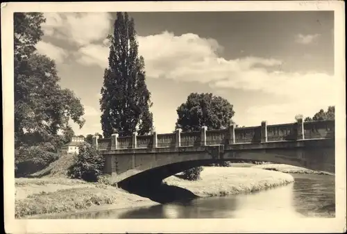 Ak Ratiborice Ratiborschütz Mittelböhmen, Schloss, Brücke, Fluss