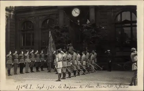 Foto Ak Darmstadt in Hessen, 172e Regiment d'Infanterie 1920, Le Drapeau de Hesse Darmstadt