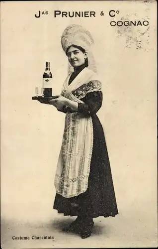 Ak Jas. Prunier & Co. Cognac, Costume Charentais, Frau in Tracht, Tablett, Flasche
