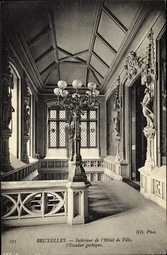 Ak Bruxelles Brüssel, Interieur de l'Hotel de Ville, l'Escalier gothique