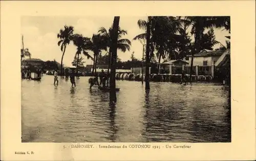 Ak Cotonou Dahomey Benin, Inondations de Cotonou 1925, Un Carrefour, Palmen, Wasser