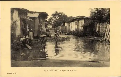 Ak Dahomey Benin, Apres la tornoda, Sturmschäden, Wasser