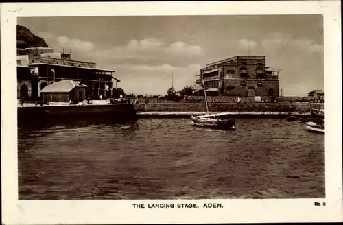 Ak Aden Jemen, The Landing Stage, Anleger, Boote, Gebäude