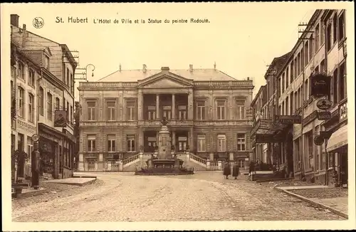 Ak Saint Hubert Wallonien Luxemburg, L´Hotel de Ville et la Statue du peintre Redoule