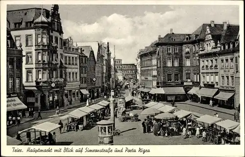 Ak Trier in Rheinland Pfalz, Hauptmarkt mit Blick auf Simeonstraße und Porta Nigra