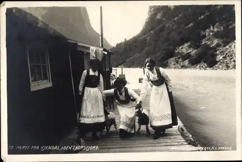 Ak Loen Stryn Norwegen, Kjendal, Frauen in Tracht