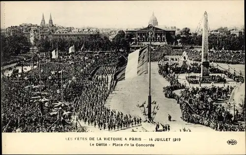 Ak Paris VIII., Place de la Concorde, Fetes de la Victoire 1919, Le Defile