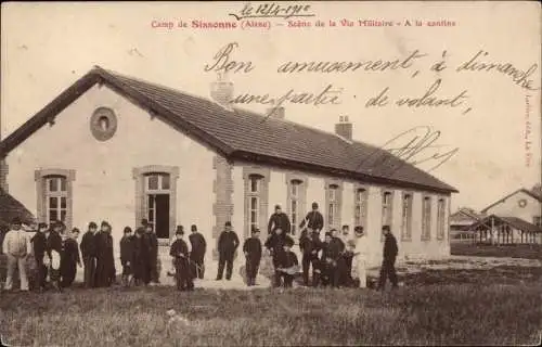 Ak Sissonne Aisne, Camp, Scene de la Vie Militaire, A la cantine, Soldaten