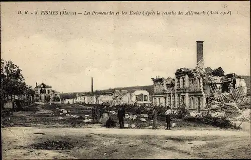 Ak Fismes Marne, La Promenades et les Ecoles, ruines