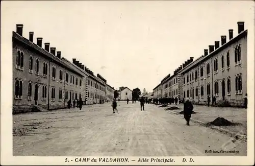 Ak Le Valdahon Doubs, Camp, Allee Principale