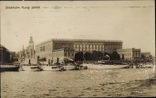 Ak Stockholm Schweden, Kungl. slottet, Schloss, Anleger, Schiffe