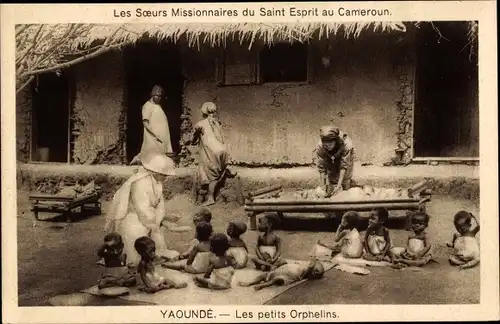 Ak Yaoundé Jaunde Kamerun, Les petits Orphelins, Waisen, Kleinkinder