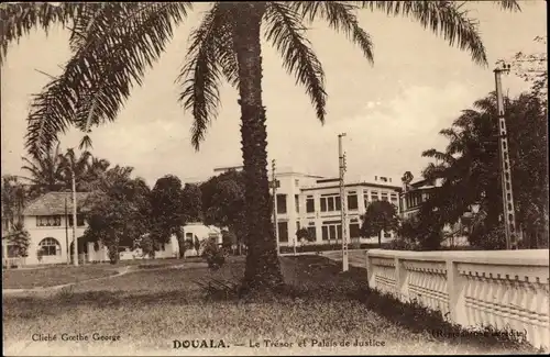 Ak Douala Duala Kamerun. Le Tresor et Palais de Justice