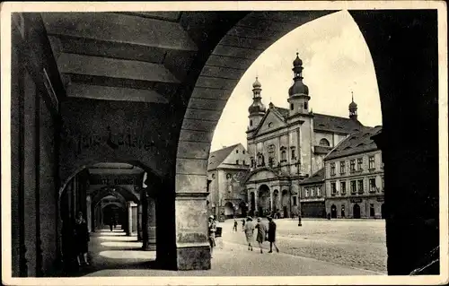 Ak Chomutov Komotau Region Aussig, Straßenpartie, Säulengang