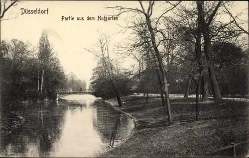 Ak Düsseldorf am Rhein, Partie aus dem Hofgarten, Brücke