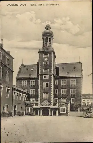 Ak Darmstadt in Hessen, Schlosshof und Glockenspiel