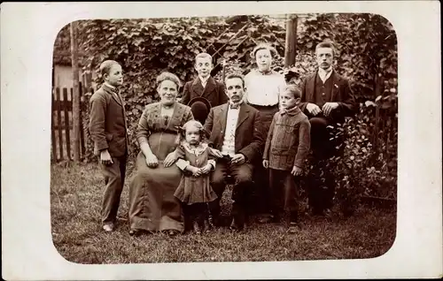Foto Ak Meuselwitz in Thüringen, Familienfoto