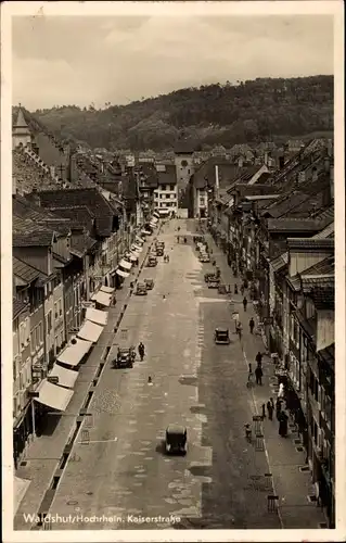 Ak Waldshut Tiengen am Hochrhein, Kaiserstraße, Vogelschau