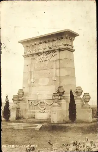 Foto Ak Friedrichsfeld Voerde am Niederrhein, Ehrenmal