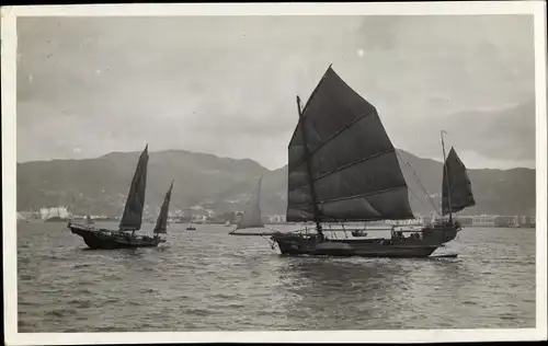 Foto Ak Hongkong China, Dschunke, Segelboote