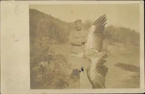 Foto Ak Deutscher Soldat in Uniform mit Adler, I WK