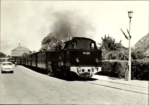 Ak Ostseebad Kühlungsborn, Bäderbahn Molli, Lokomotive 99 321, Auto