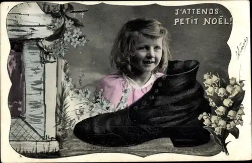 Ak Glückwunsch Weihnachten, Mädchen, Schuh, Vergissmeinnicht, Maiglöckchen