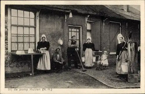 Ak Huizen Nordholland Niederlande, Bij de pomp