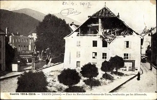 Ak Bitschwiller lès Thann Bitschweiler Elsass Haut Rhin, Place du Marche-aux-pommes-de-terre, 1. WK