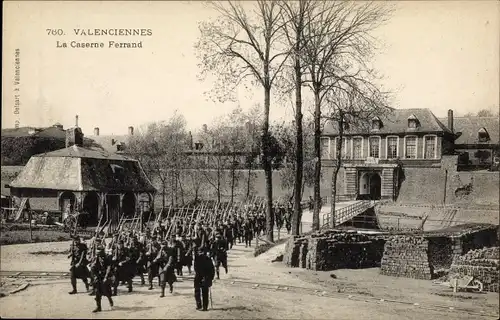 Ak Valenciennes Nord, Caserne Ferrand, Soldaten