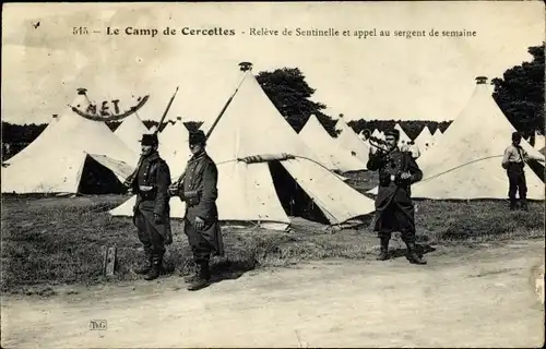 Ak Cercottes Loiret, Le Camp de Cercottes, Releve de Sentinelle et appel au sergent de semaine