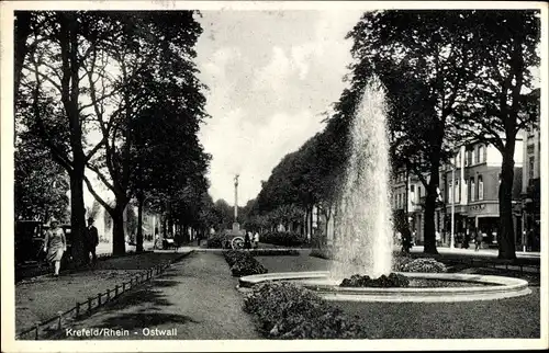 Ak Krefeld am Niederrhein, Ostwall, Springbrunnen