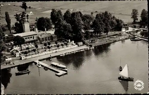 Ak Steinhude Wunstorf in Niedersachsen, Steinhuder Meer, Strandhotel, Anlegestelle, Segelboot