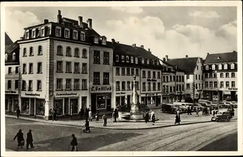 Ak St. Johann Saarbrücken im Saarland, Markt, Geschäft L. Gottlieb, Brunnen, Autos