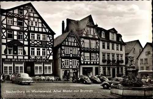 Ak Hachenburg im Westerwald, Alter Markt mit Brunnen, Fachwerkhäuser
