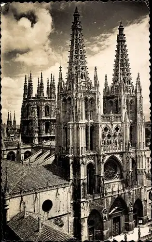 Ak Burgos Kastilien und León, Catedral, Fachado principal y Crucero, Kirche, Frontansicht